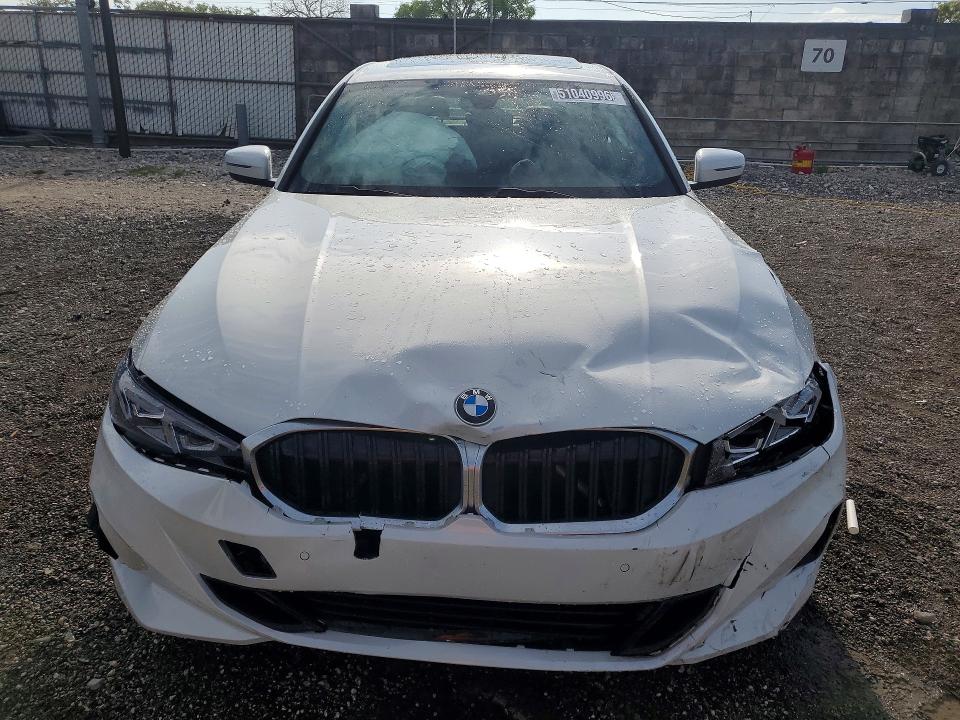 51040996 :رقم المزاد ، 3MW69CW03S8F32907 vin ، 2025 Bmw 330i مزاد بيع