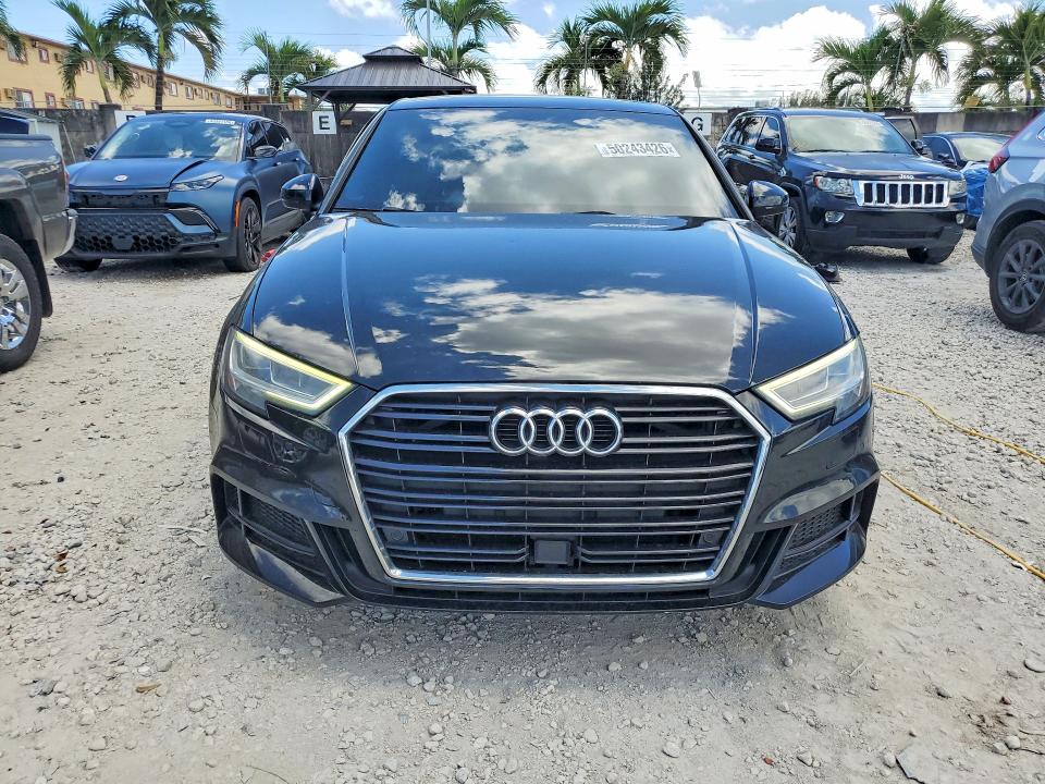 50243426 :رقم المزاد ، WAUGUGFF7KA075473 vin ، 2019 Audi A3 مزاد بيع