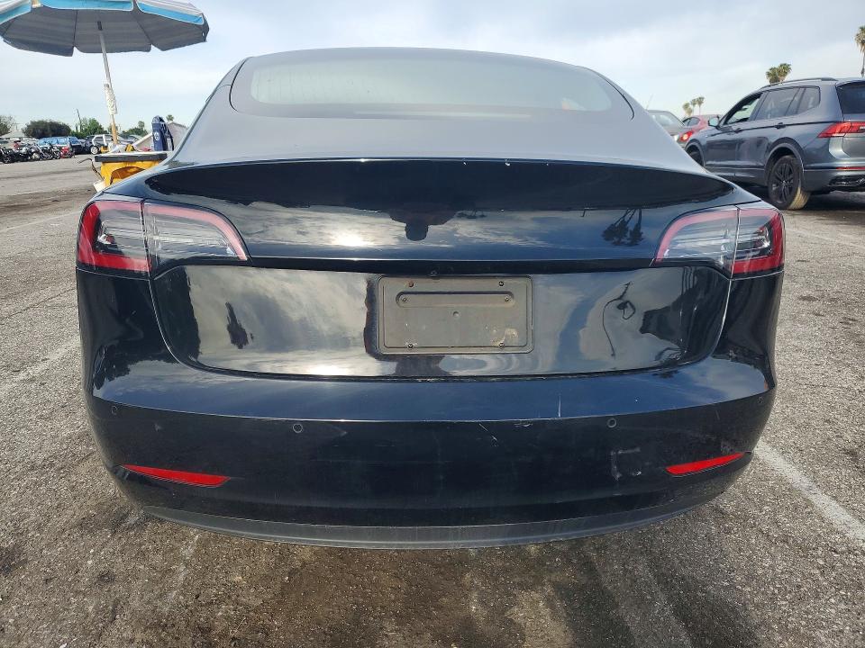 48696176 :رقم المزاد ، 5YJ3E1EA0KF325175 vin ، 2019 Tesla Model 3 مزاد بيع