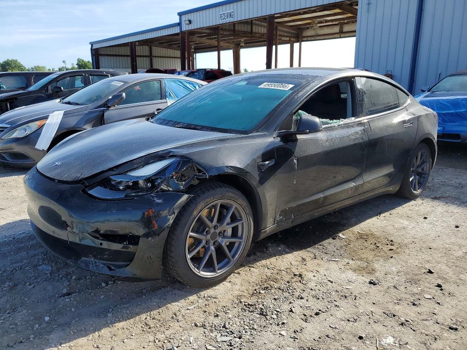 49550086 :رقم المزاد ، 5YJ3E1EA2NF185280 vin ، 2022 Tesla Model 3 مزاد بيع