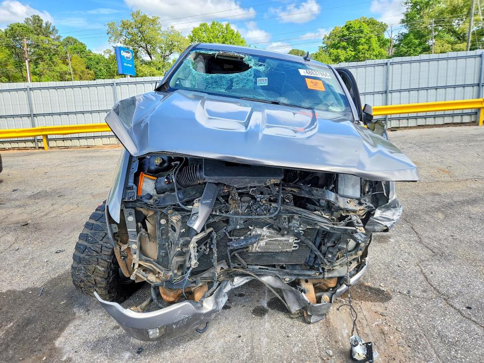 48637866 :رقم المزاد ، 3GCUKREC1HG334094 vin ، 2017 Chevrolet Silverado مزاد بيع