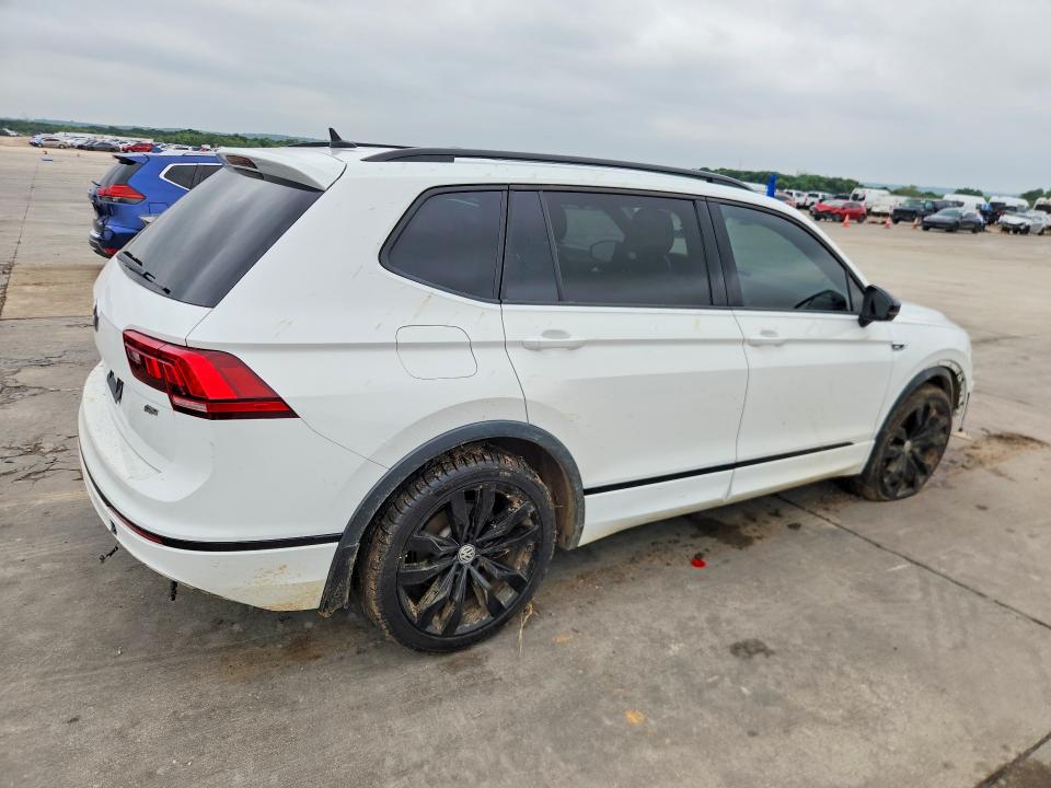 Продажа на аукционе авто 2021 Volkswagen Tiguan, vin: 3VV3B7AX7MM116750, номер лота: 50651976