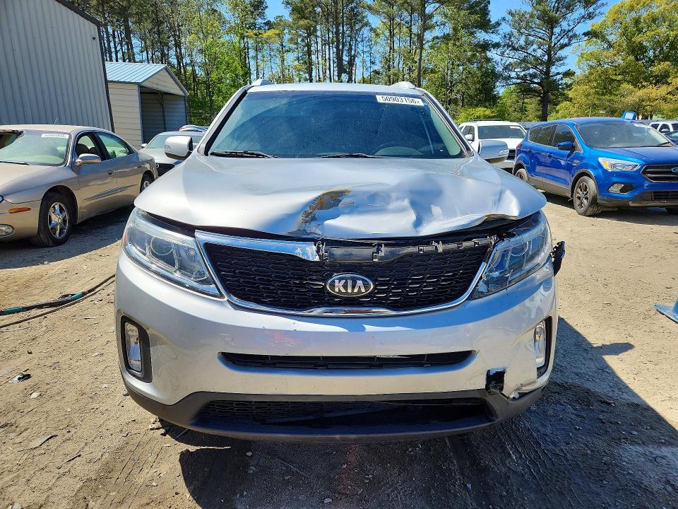 50903156 :رقم المزاد ، 5XYKTCA6XFG553942 vin ، 2015 Kia Sorento مزاد بيع