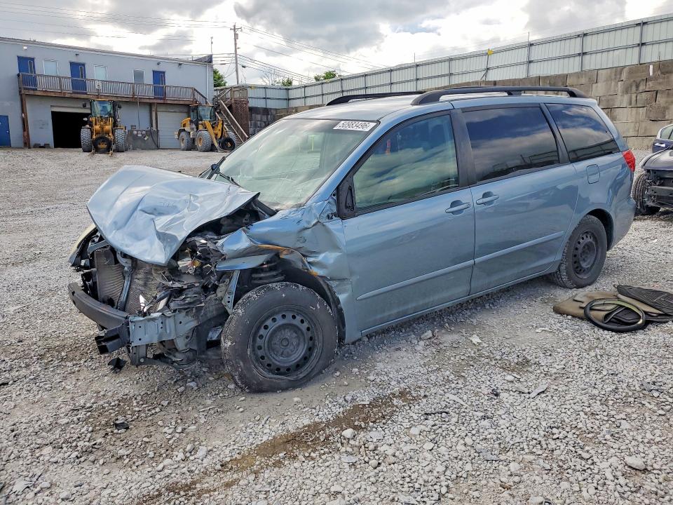 50983496 :رقم المزاد ، 5TDKK4CC5AS299449 vin ، 2010 Toyota Sienna مزاد بيع
