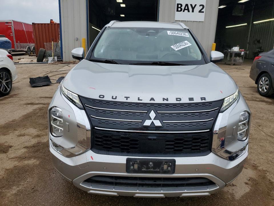 50640236 :رقم المزاد ، JA4J4VA82NZ090274 vin ، 2022 Mitsubishi Outlander مزاد بيع