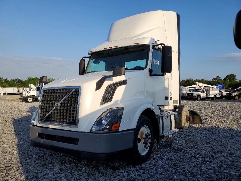 77500065 :رقم المزاد ، 4V4N39TG6HN988141 vin ، 2017 Volvo Vnl مزاد بيع