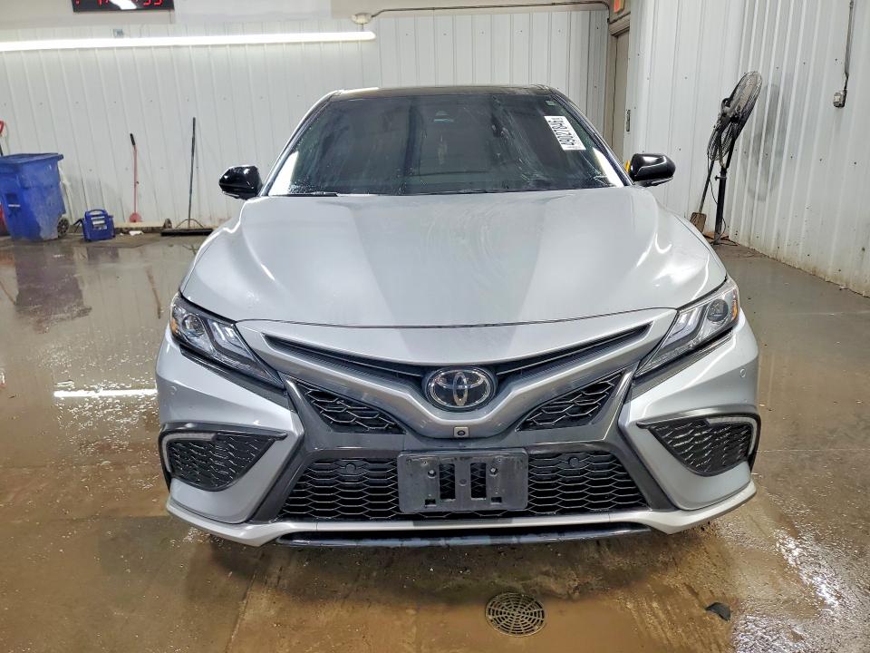 49027846 :رقم المزاد ، 4T1K61BK8RU111490 vin ، 2024 Toyota Camry مزاد بيع