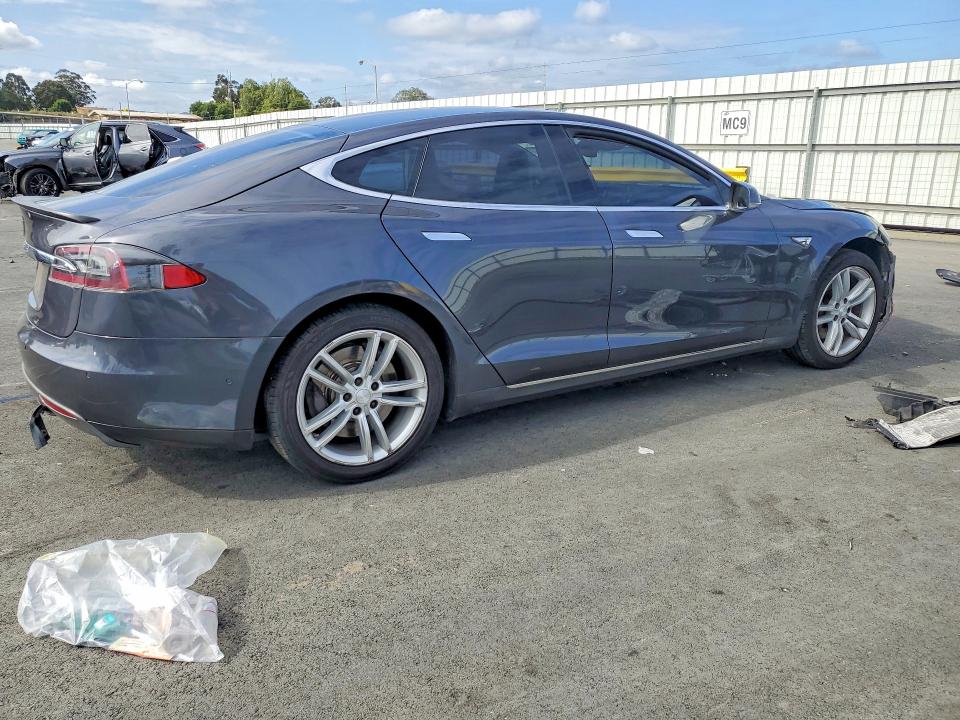 2015 Tesla Model S მანქანა იყიდება აუქციონზე, vin: 5YJSA1H17FF098172, აუქციონის ნომერი: 54099606