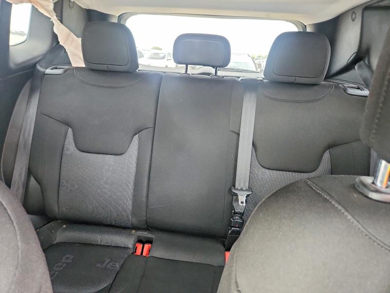 2015 Jeep Renegade მანქანა იყიდება აუქციონზე, vin: ZACCJABT2FPC26082, აუქციონის ნომერი: 51425736