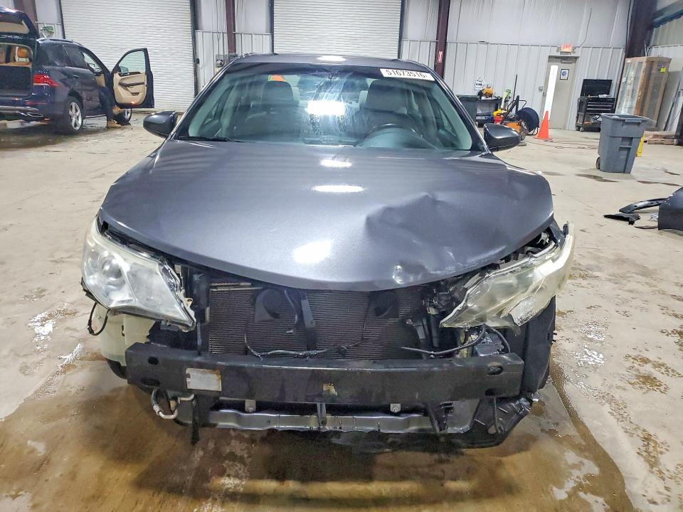 51673516 :رقم المزاد ، 4T4BF1FK5CR162727 vin ، 2012 Toyota Camry مزاد بيع