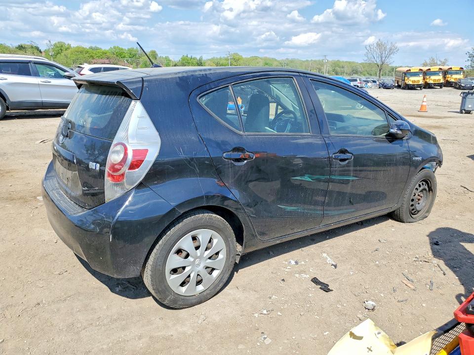 2013 Toyota Prius C მანქანა იყიდება აუქციონზე, vin: JTDKDTB38D1533090, აუქციონის ნომერი: 50085436