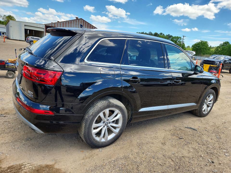 2017 Audi Q7 მანქანა იყიდება აუქციონზე, vin: WA1AAAF77HD037265, აუქციონის ნომერი: 49299466