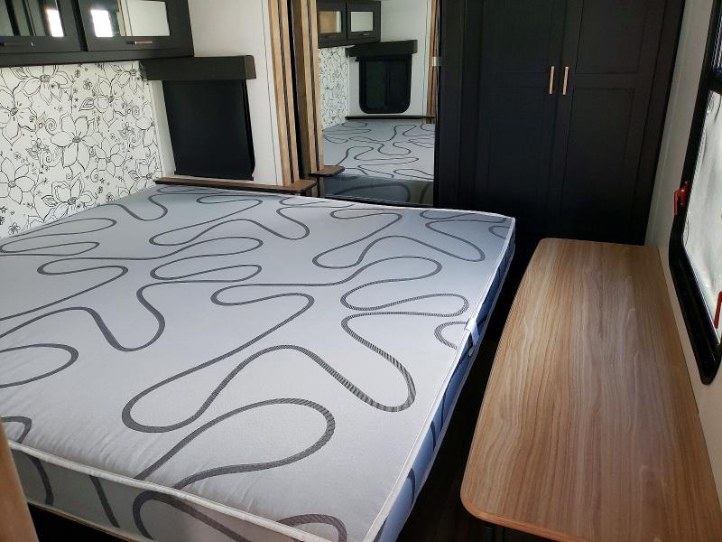 Продажа на аукционе авто 2022 Keystone Outback, vin: 4YDT0BR23NB451509, номер лота: 50996406