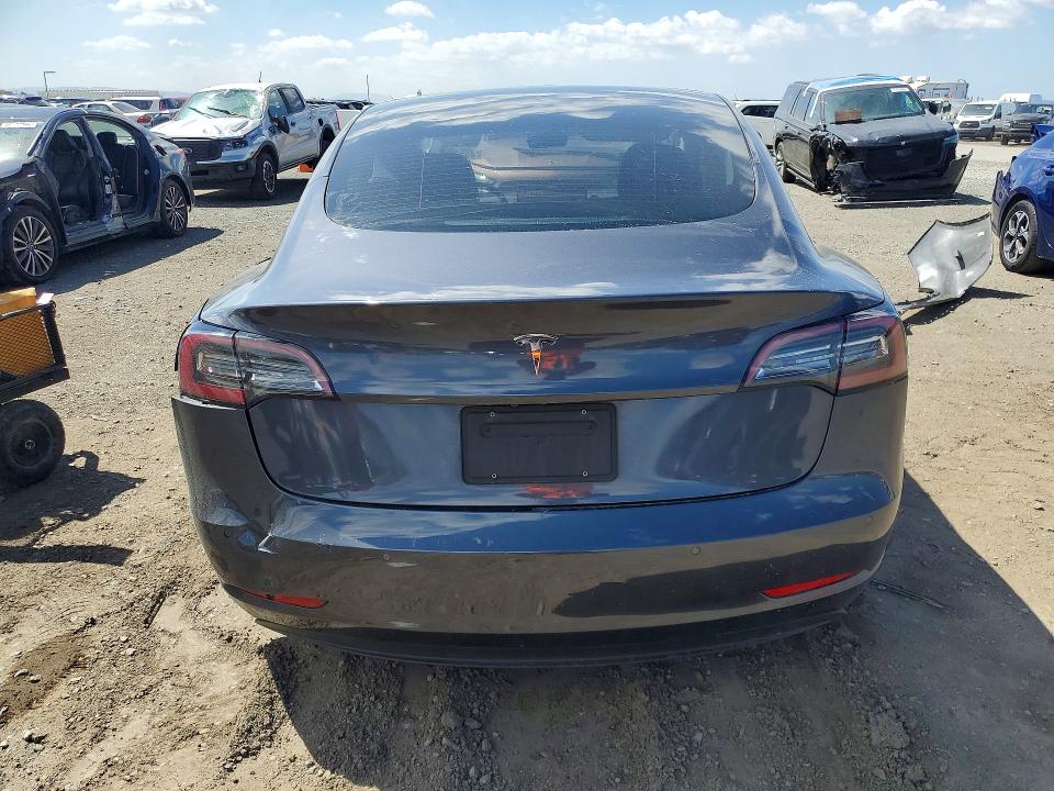 49828786 :رقم المزاد ، 5YJ3E1EA4MF867513 vin ، 2021 Tesla Model 3 مزاد بيع
