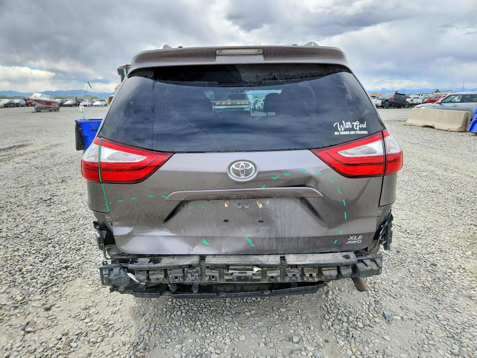 50899566 :رقم المزاد ، 5TDDZ3DC8HS170841 vin ، 2017 Toyota Sienna مزاد بيع