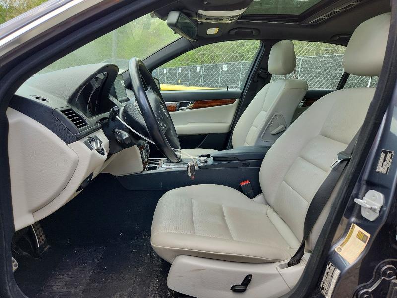 2010 Mercedes-benz C მანქანა იყიდება აუქციონზე, vin: WDDGF8BB1AR104204, აუქციონის ნომერი: 49917946