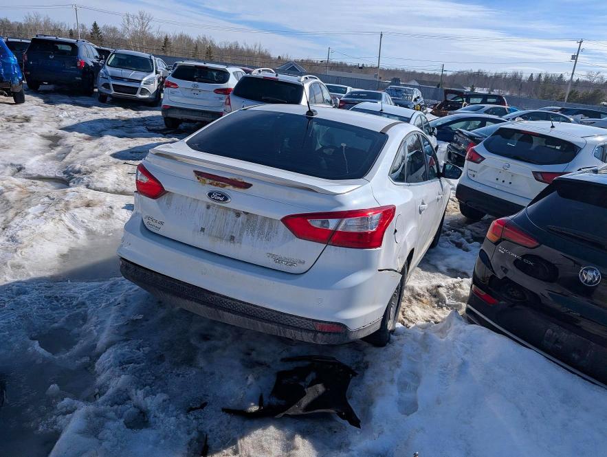 49127456 :رقم المزاد ، 1FADP3J29DL101224 vin ، 2013 Ford Focus مزاد بيع