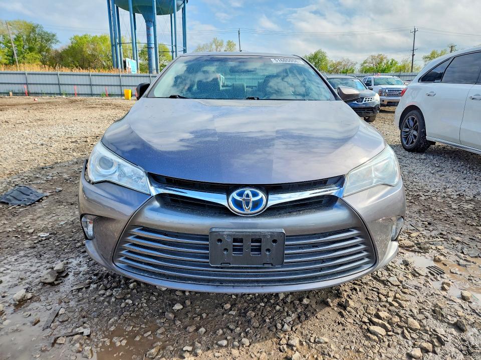 2015 Toyota Camry Hybrid მანქანა იყიდება აუქციონზე, vin: 4T1BD1FK4FU166966, აუქციონის ნომერი: 51605956