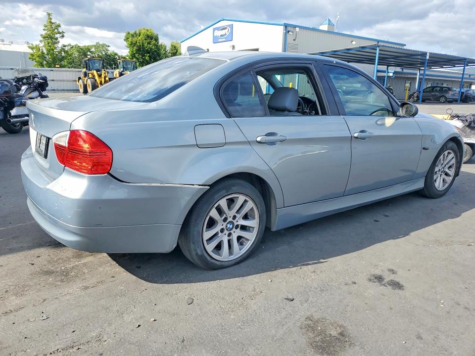 51527166 :رقم المزاد ، WBAVB13526KX49227 vin ، 2006 Bmw 325 مزاد بيع
