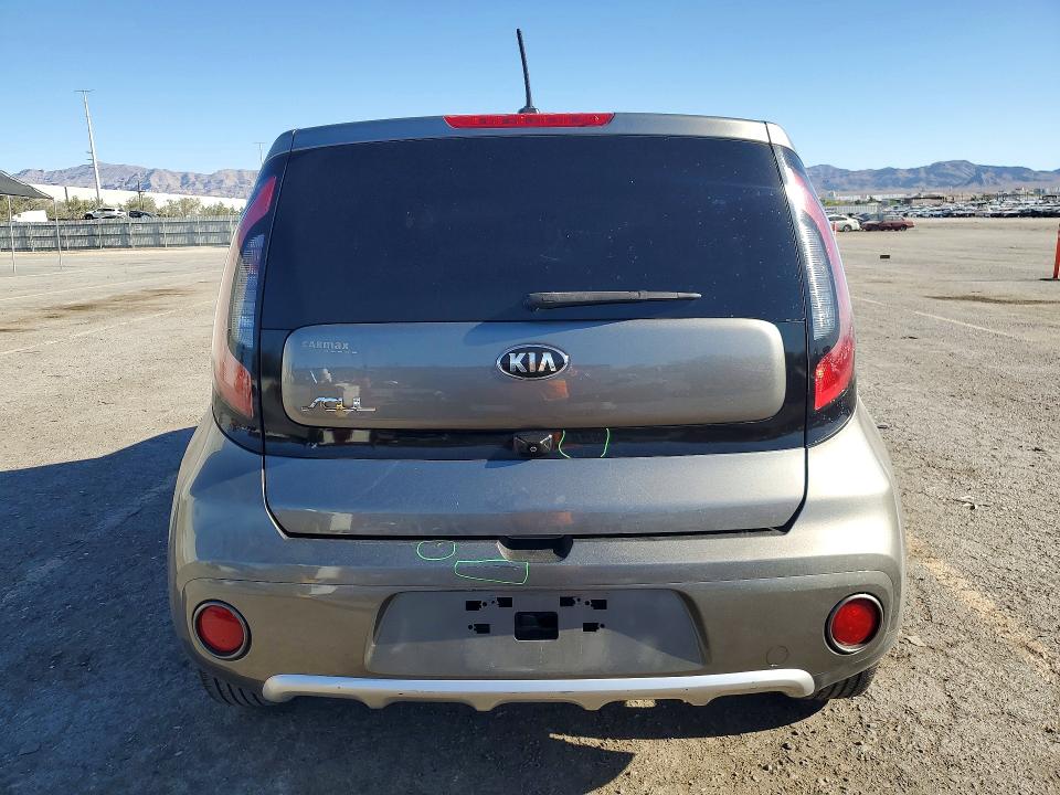 50993456 :رقم المزاد ، KNDJP3A55J7513474 vin ، 2018 Kia Soul مزاد بيع