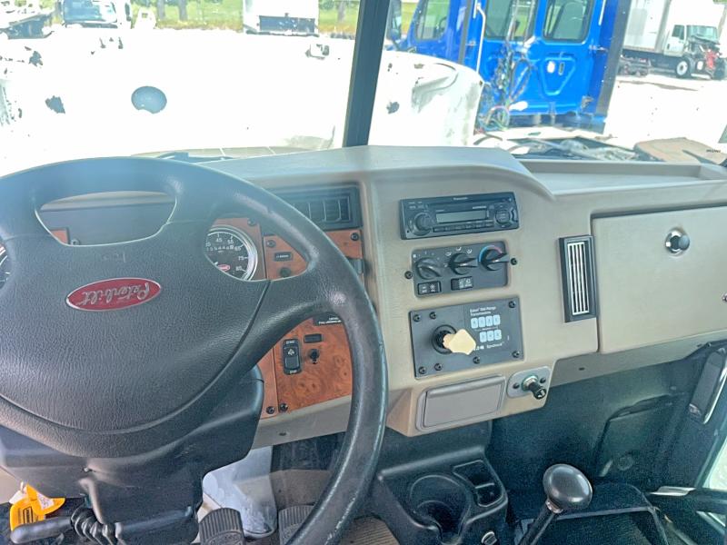 51500376 :رقم المزاد ، 2NPLHN6X28M757870 vin ، 2008 Peterbilt 335 مزاد بيع
