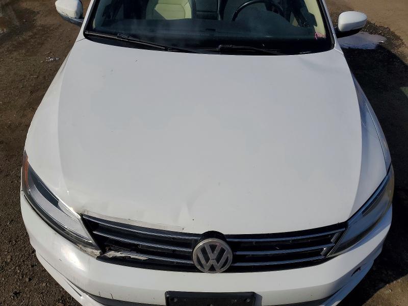 50065356 :رقم المزاد ، 3VWL17AJ7FM309851 vin ، 2015 Volkswagen Jetta مزاد بيع