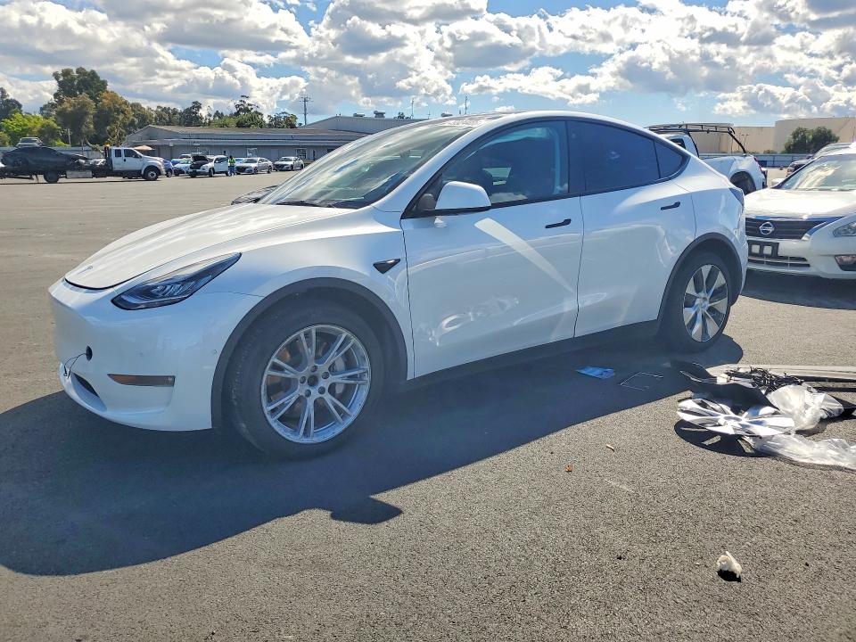 2021 Tesla Model Y მანქანა იყიდება აუქციონზე, vin: 5YJYGAEE3MF272428, აუქციონის ნომერი: 49924486