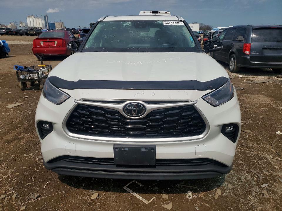 48717486 :رقم المزاد ، 5TDGZRBH6NS239634 vin ، 2022 Toyota Highlander مزاد بيع