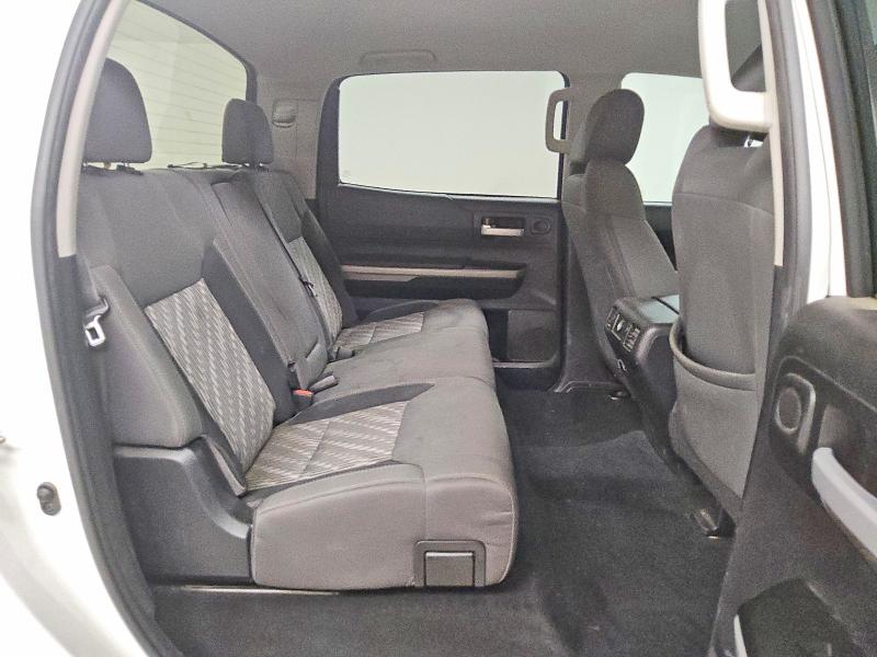 50854136 :رقم المزاد ، 5TFEY5F11LX261435 vin ، 2020 Toyota Tundra مزاد بيع