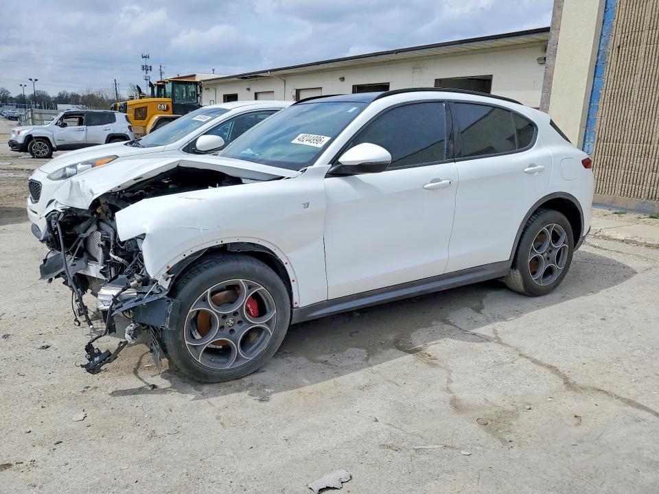 48244996 :رقم المزاد ، ZASPAKBN6N7D33812 vin ، 2022 Alfa Romeo Stelvio مزاد بيع