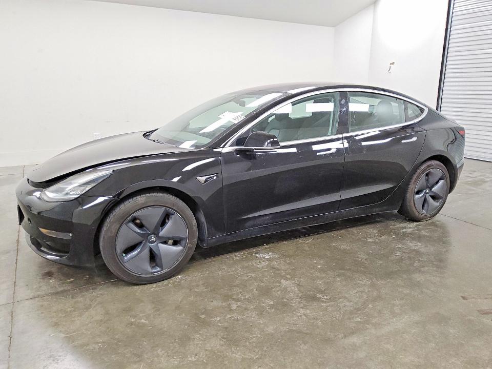 48601476 :رقم المزاد ، 5YJ3E1EA9JF028078 vin ، 2018 Tesla Model 3 مزاد بيع