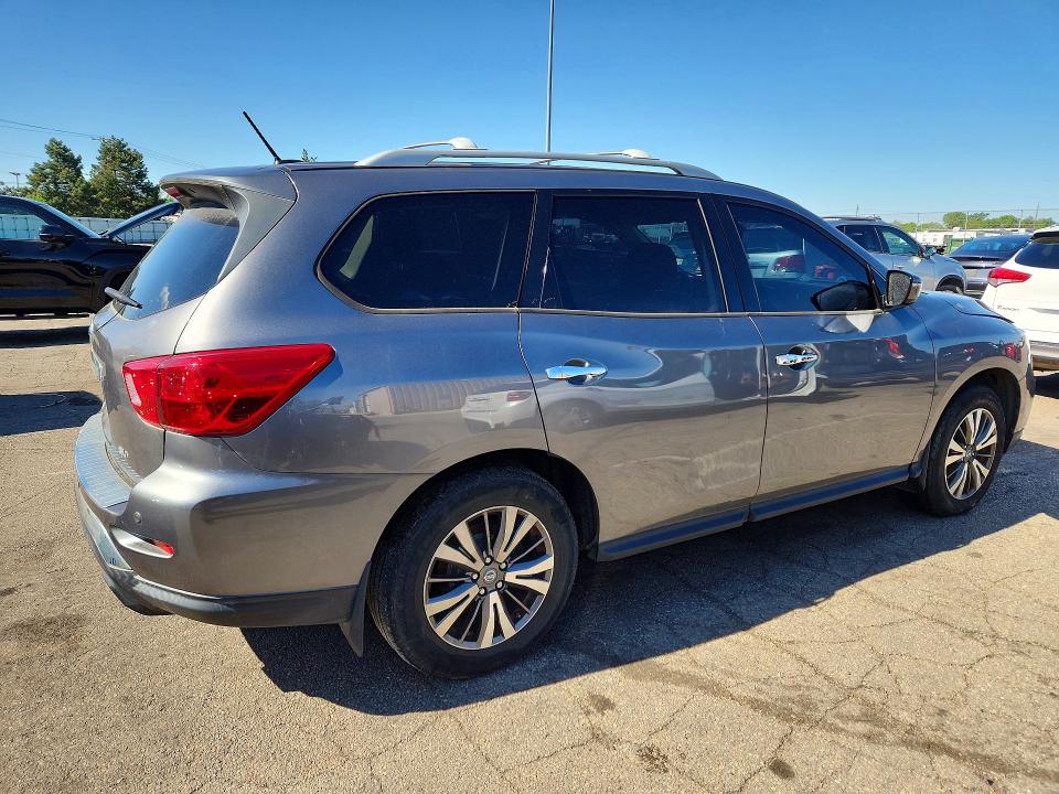 50466266 :رقم المزاد ، 5N1DR2MN8HC629858 vin ، 2017 Nissan Pathfinder مزاد بيع