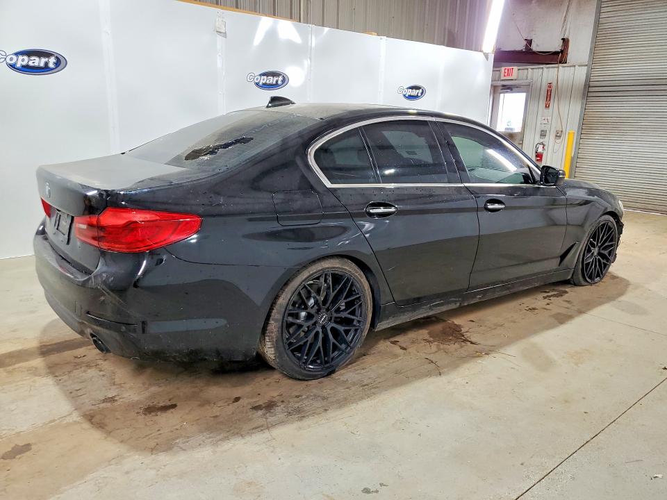 48177946 :رقم المزاد ، WBAJA5C5XJWA36475 vin ، 2018 Bmw 530 مزاد بيع