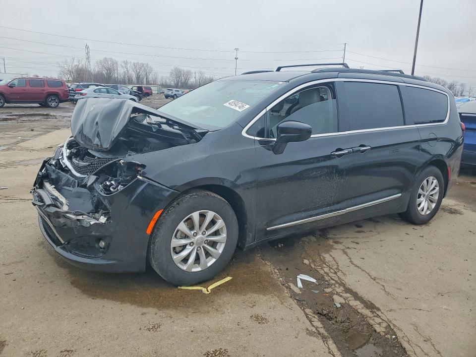 48594746 :رقم المزاد ، 2C4RC1BG0HR517282 vin ، 2017 Chrysler Pacifica مزاد بيع