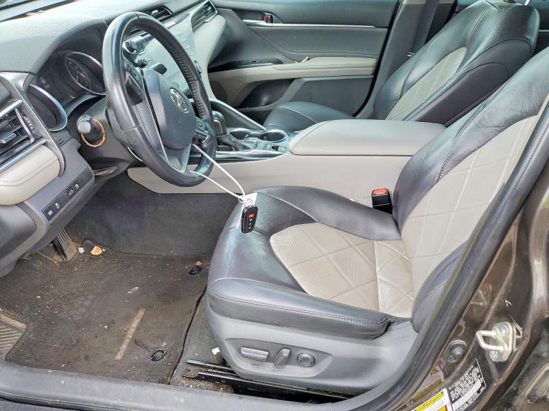 48864606 :رقم المزاد ، 4T1BZ1HK2JU019410 vin ، 2018 Toyota Camry مزاد بيع