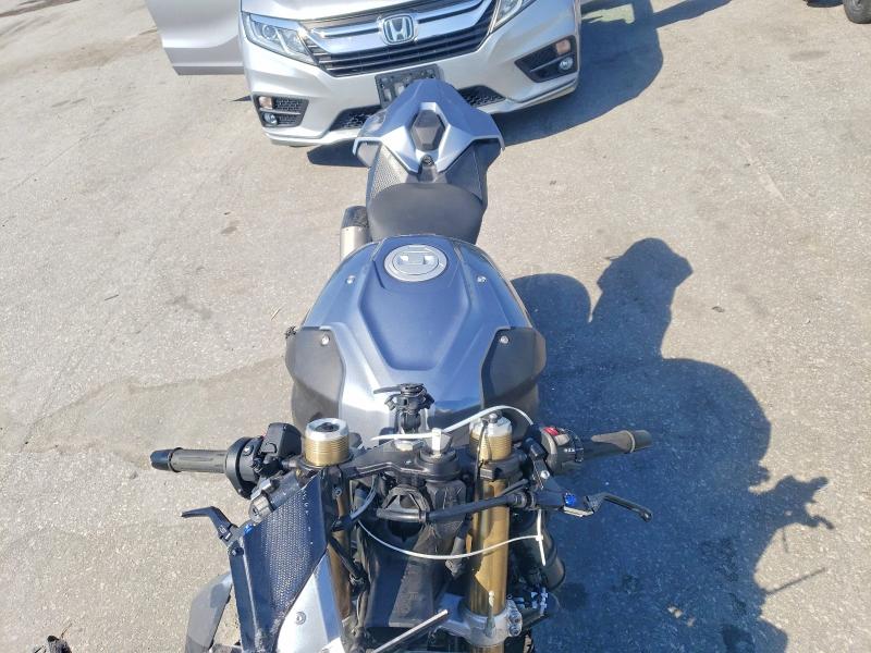 50940956 :رقم المزاد ، WB10P2300S6L38790 vin ، 2025 Bmw S 1000 مزاد بيع