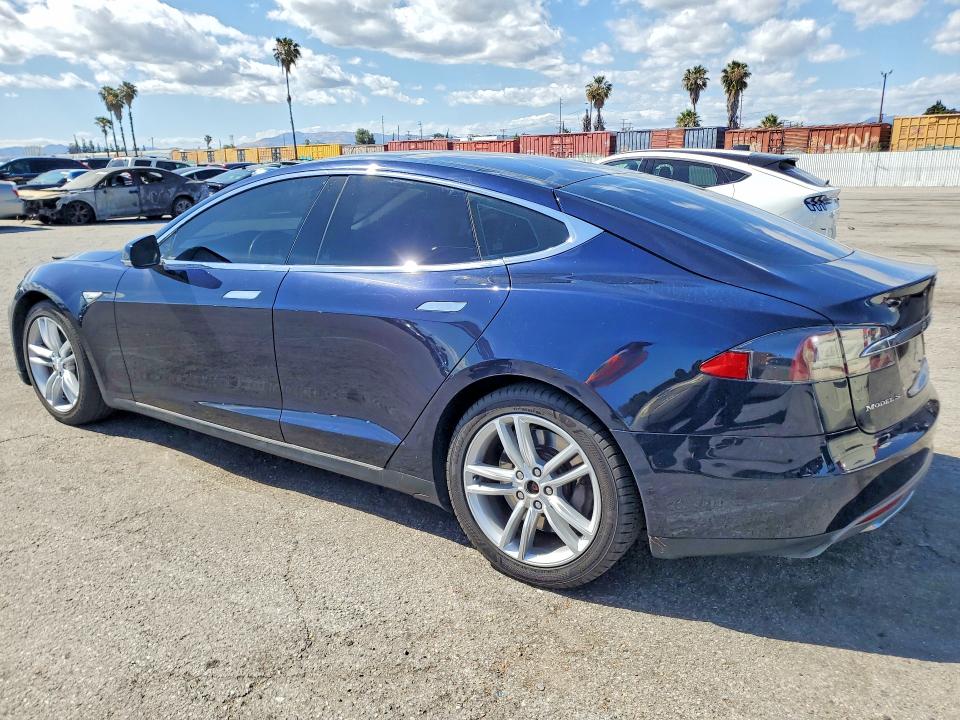51179126 :رقم المزاد ، 5YJSA1CP1DFP09872 vin ، 2013 Tesla Model S مزاد بيع