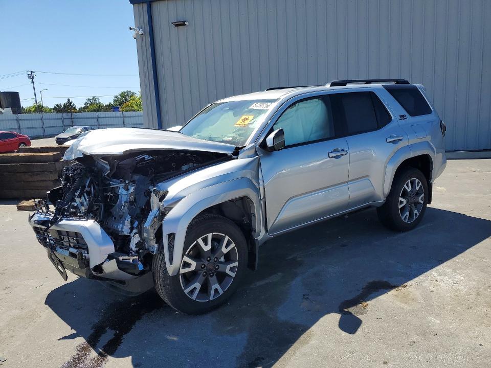 51896256 :رقم المزاد ، JTEVA5BR2T5090752 vin ، 2026 Toyota 4runner مزاد بيع