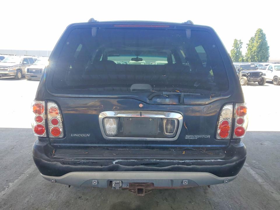 49468906 :رقم المزاد ، 5LMFU28R71LJ22036 vin ، 2002 Lincoln Navigator مزاد بيع