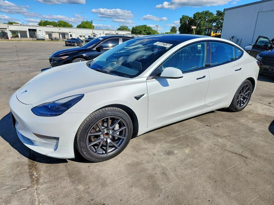 2022 Tesla Model 3 მანქანა იყიდება აუქციონზე, vin: 5YJ3E1EA8NF288901, აუქციონის ნომერი: 49833156