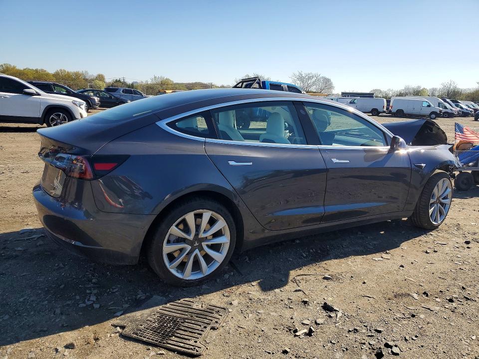Продажа на аукционе авто 2018 Tesla Model 3, vin: 5YJ3E1EB4JF111863, номер лота: 48916796