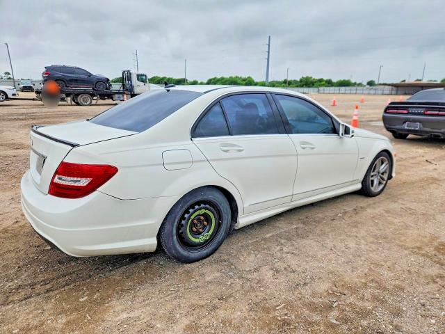 Продаж на аукціоні авто 2012 Mercedes-benz C, vin: WDDGF4HB2CA631993, номер лоту: 49574596