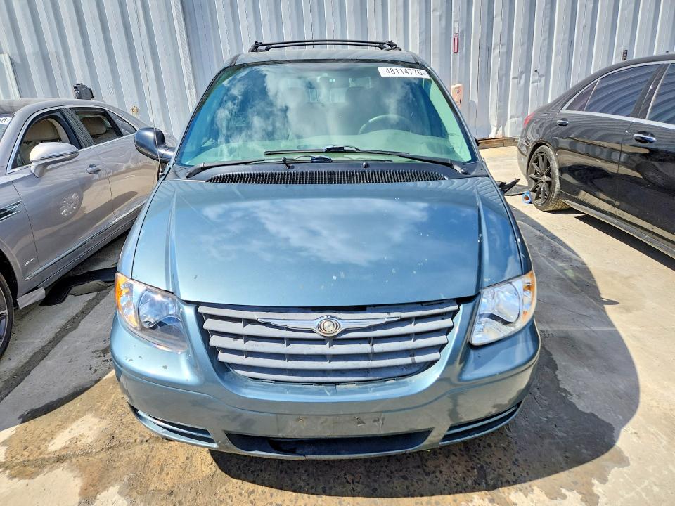 2006 Chrysler Town & Country მანქანა იყიდება აუქციონზე, vin: 1A4GP45R06B518058, აუქციონის ნომერი: 48114776