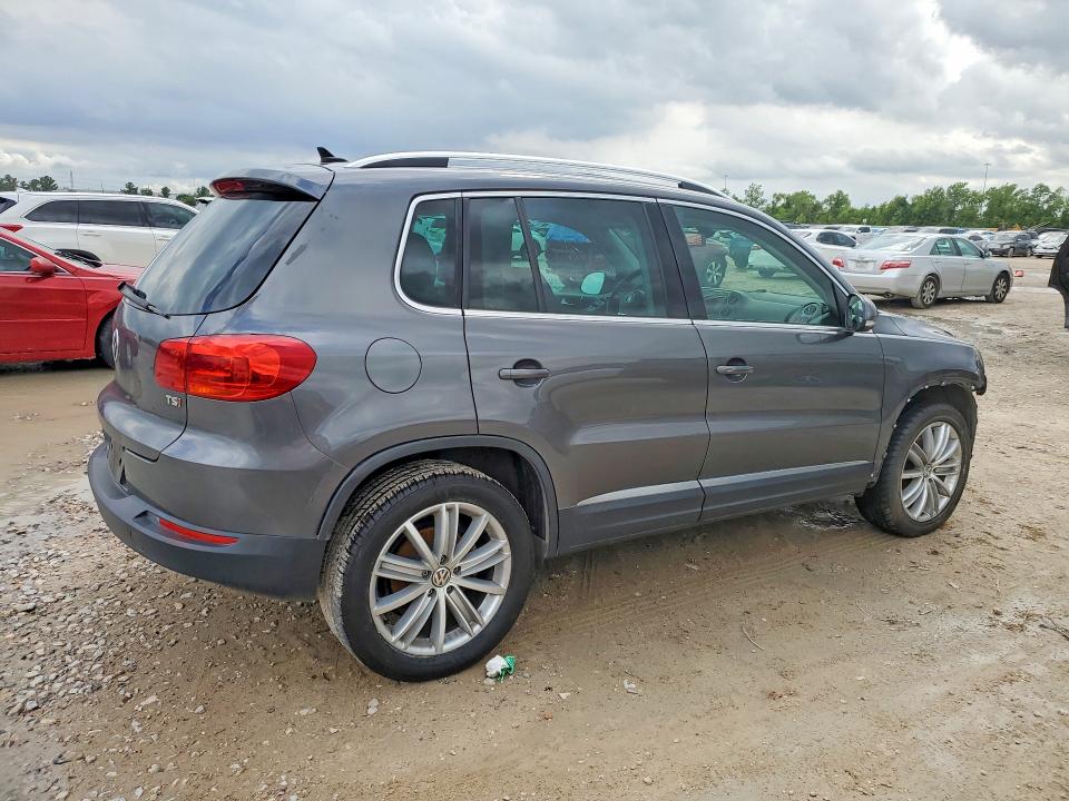Aukcja sprzedaży 2016 Volkswagen Tiguan, vin: WVGAV7AX8GW586833, numer aukcji: 49457346