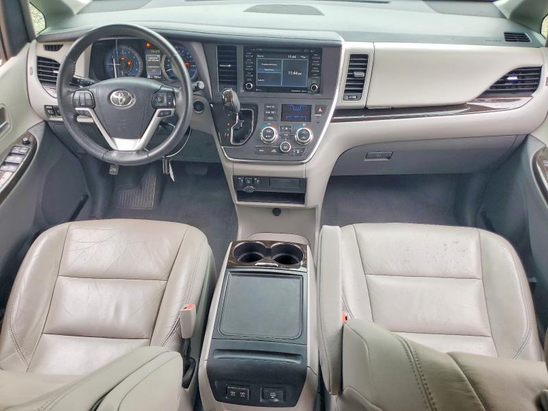 51072556 :رقم المزاد ، 5TDYZ3DC8KS982648 vin ، 2019 Toyota Sienna مزاد بيع