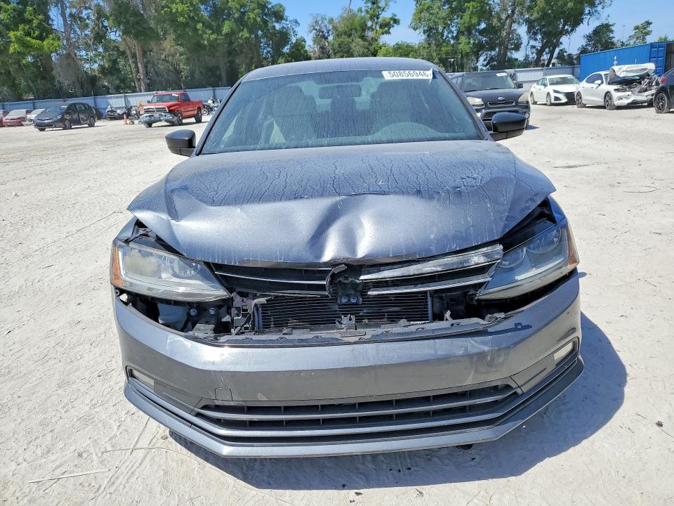 50856946 :رقم المزاد ، 3VWD17AJ9HM303248 vin ، 2017 Volkswagen Jetta مزاد بيع