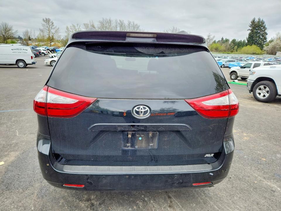 49164496 :رقم المزاد ، 5TDYZ3DC8HS898757 vin ، 2017 Toyota Sienna مزاد بيع