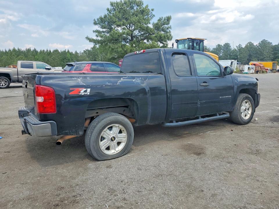 50640596 :رقم المزاد ، 1GCRKSE36BZ256092 vin ، 2011 Chevrolet Silverado مزاد بيع