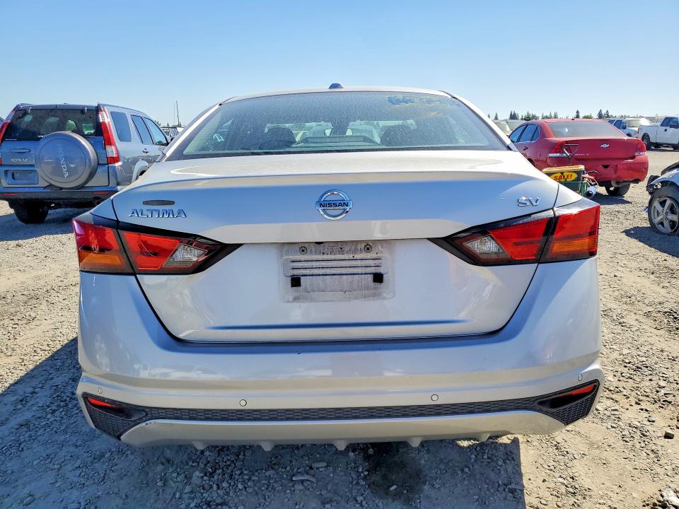 48945806 :رقم المزاد ، 1N4BL4DVXNN381255 vin ، 2022 Nissan Altima مزاد بيع