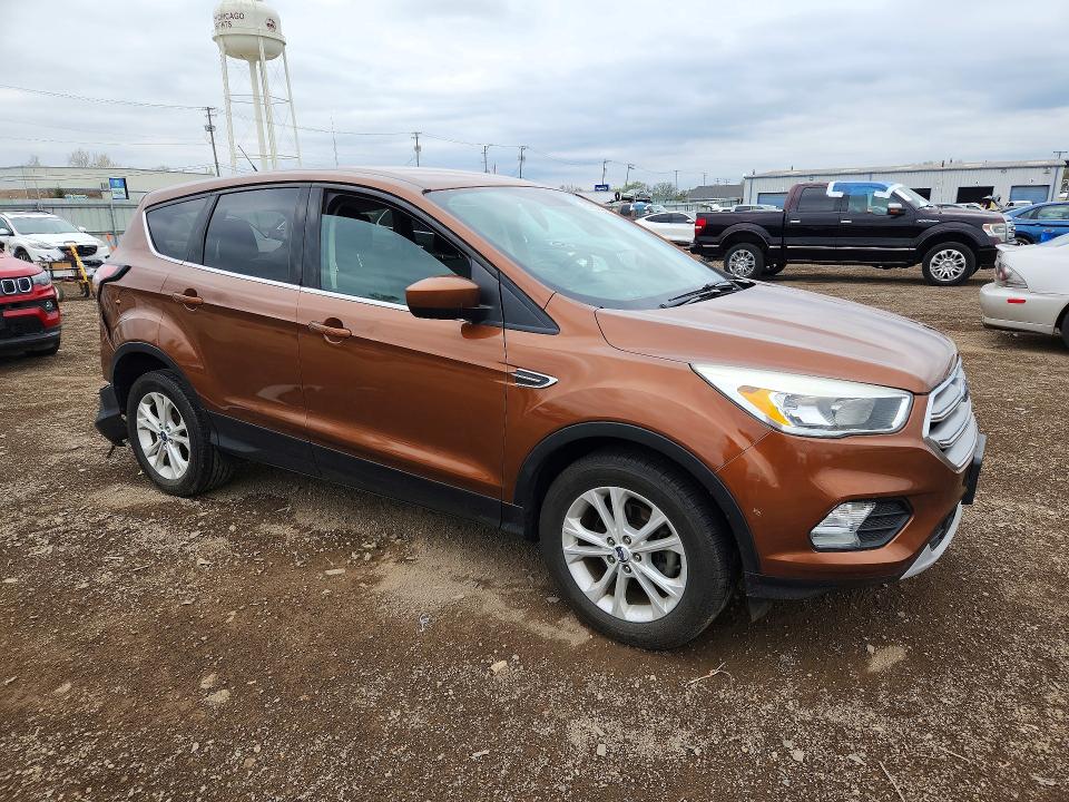 2017 Ford Escape მანქანა იყიდება აუქციონზე, vin: 1FMCU0GD8HUC64898, აუქციონის ნომერი: 50852346